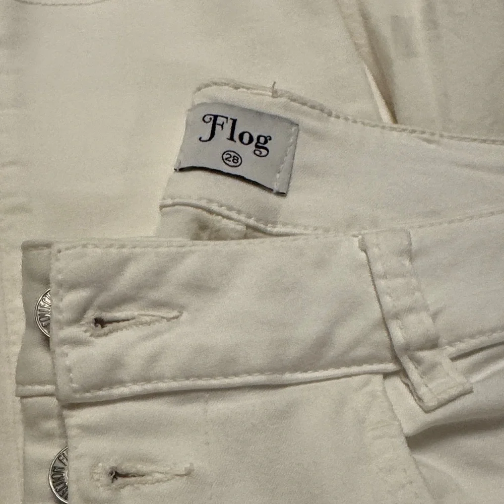 Bevvy Flog Aviv Button Fly White Denim sz 28 nwot - Picture 2 of 11